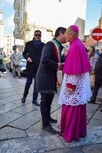 L'offerta dei ceri votivi a N.S. delle Grazie (foto S.Littarru)
