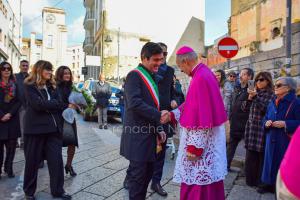 L'offerta dei ceri votivi a N.S. delle Grazie (foto S.Littarru)