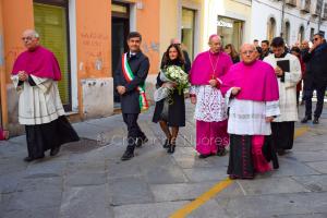 L'offerta dei ceri votivi a N.S. delle Grazie (foto S.Littarru)