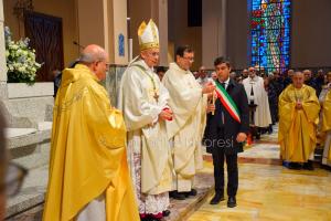 L'offerta dei ceri votivi a N.S. delle Grazie (foto S.Littarru)