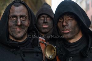Nuoro, Carnevale delle maschere barbaricine: Thurpos di Orotelli (© foto S.Novellu)