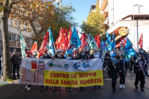 Nuoro, manifestazione in difesa della sanità (foto S. Novellu) 04