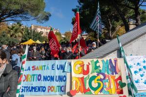 Nuoro, manifestazione in difesa della sanità (foto S. Novellu) 27