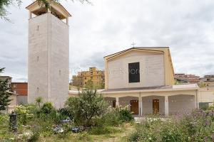 Nuoro. Bivacco per migranti al Sacro Cuore (© foto S.Novellu)