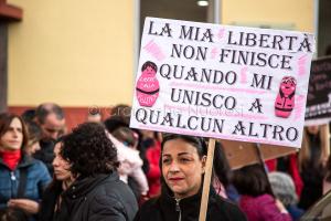 Nuoro. Manifestazione di rabbia contro l'uccisione di Romina Meloni (foto S.Novellu)