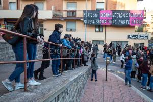 Nuoro. Manifestazione di rabbia contro l'uccisione di Romina Meloni (foto S.Novellu)
