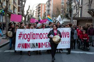 Nuoro. Manifestazione di rabbia contro l'uccisione di Romina Meloni (foto S.Novellu)