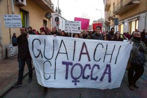 Nuoro. Manifestazione di rabbia contro l'uccisione di Romina Meloni (foto S.Novellu)