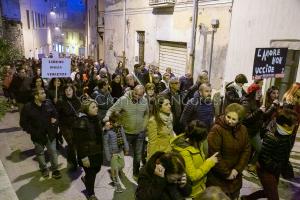 Nuoro. Manifestazione di rabbia contro l'uccisione di Romina Meloni (foto S.Novellu)