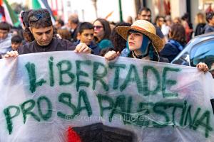 Nuoro,-manifestazione-per-la-Palestina-01 11
