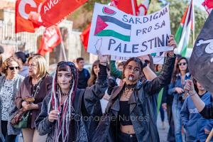 Nuoro,-manifestazione-per-la-Palestina-01 33