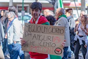 Nuoro,-manifestazione-per-la-Palestina-01 48