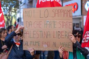 Nuoro,-manifestazione-per-la-Palestina-01 54
