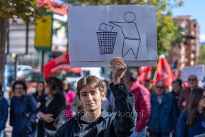 Nuoro,-manifestazione-per-la-Palestina-01 55