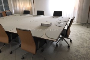 Raid vandalico al Comune di Oliena